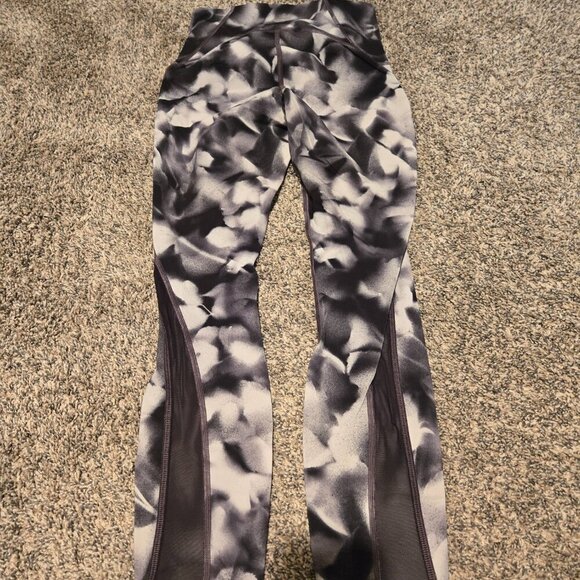 Lululemon Train Times 7/8 Pants Blush Blossom Alpine White Black 4 - Picture 4 of 6